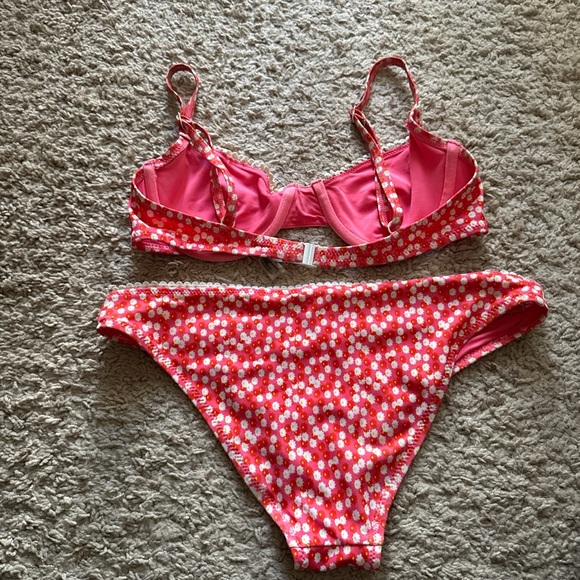 Solid & striped bikini - Picture 3 of 3